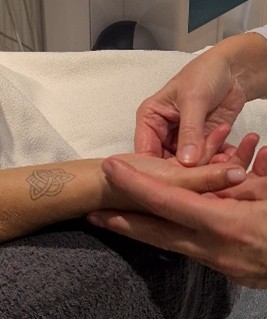 hand massage